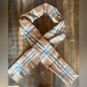 Burberry Check Mohair, Silk &
Wool-Blend Deluxe Scarf
Women's Os